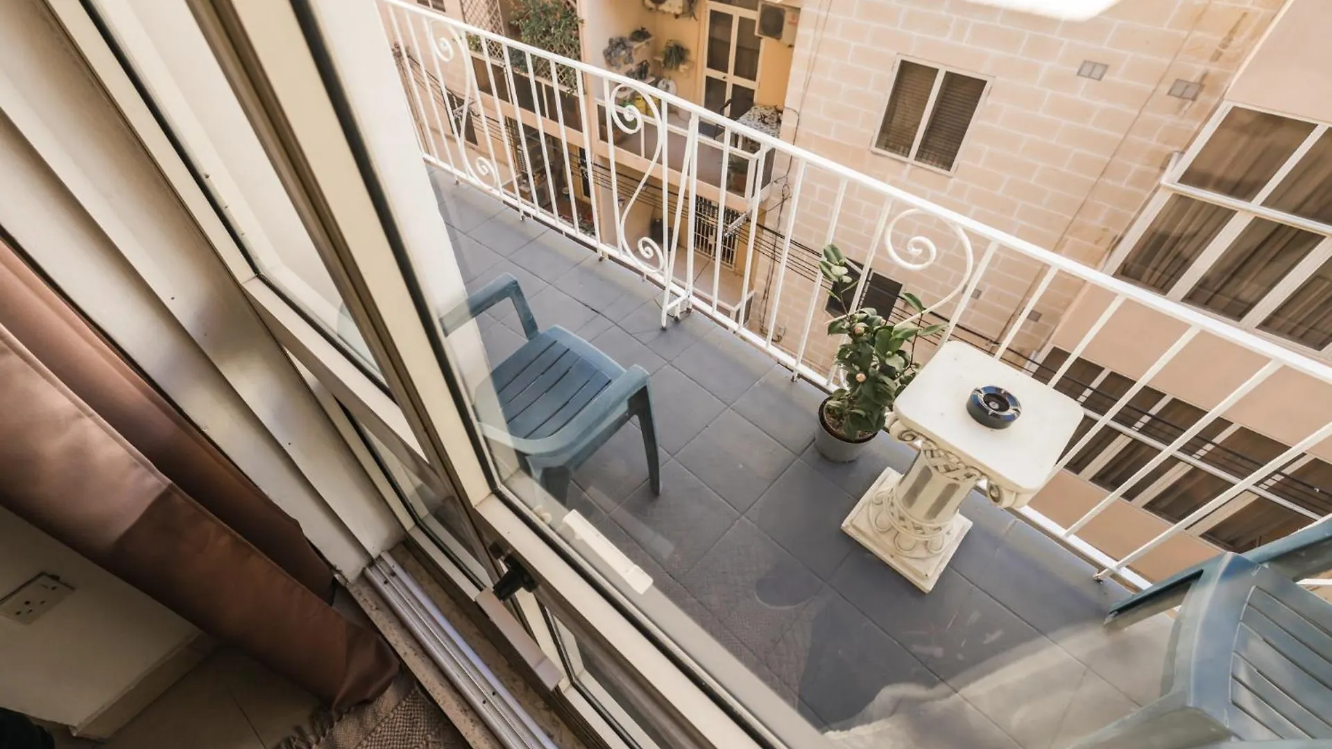Sliema 3 Bedrooms Apartment Malta