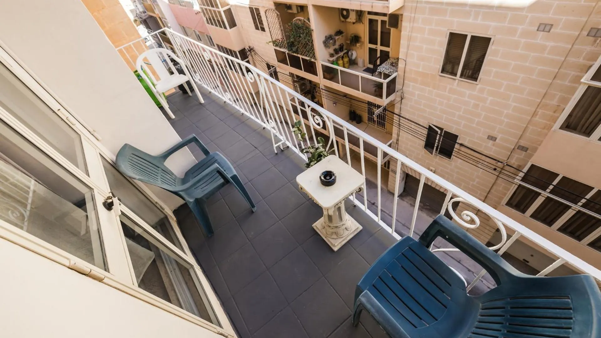 Sliema 3 Bedrooms Apartment Malta